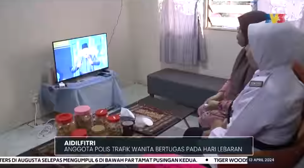 Video Pilihan Polis Trafik Wanita Cekal Bertugas Pada Hari Lebaran
