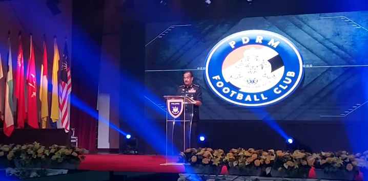 Live Majlis Perasmian Jersi Dan Memperkenalkan Pemain Kelab Bola Sepak Pdrm Oleh Timbalan Kpn