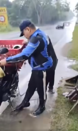 Biarjasajadikenangan Video Pilihan Anggota Trafik Ipd Temerloh Bantu Warga Emas