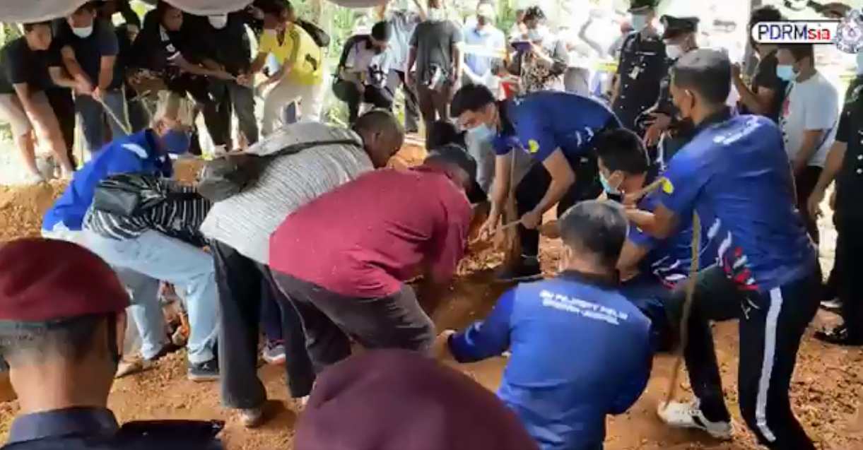 Pkpb Covid 19 Live Istiadat Penghormatan Terakhir Dan Majlis Pengkebumian Mendiang Koperal Baharuddin Ramli