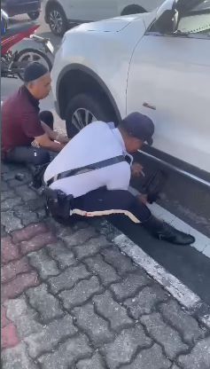Biarjasajadikenangan Video Pilihan Anggota Trafik Beri Bantuan Kepada Orang Awam
