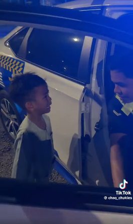 Usik Usik Main Bunga Api Tak Dengar Cakap Sekali Abang Polis Lalu