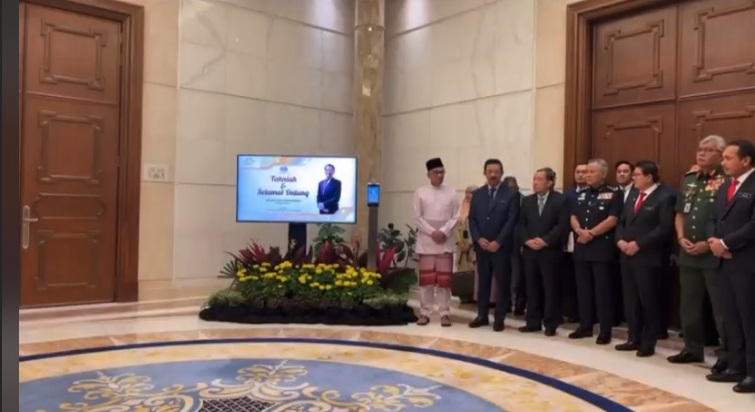 Video Pilihan Kpn Hadir Saksi Dato Seri Anwar Ibrahim Mulakan Tugas Rasmi Sebagai Pm