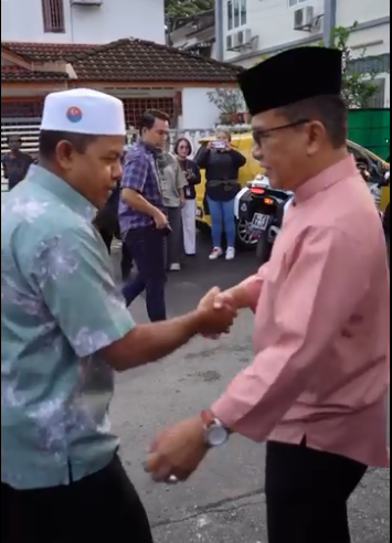 Video Pilihan Timbalan Kpn Penuhi Undangan Bantuan Beras Untuk Saudara Asnaf Di Maahad Tahfiz Al Faridiyah