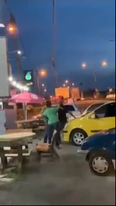 Artikel Pilihan Video Tular Polis Kesan Tiga Lelaki Bergaduh Di Kedai Makan